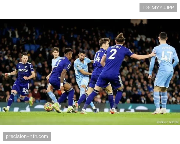 桑德兰“穿条纹”再现传奇时刻，球队续写足球辉煌