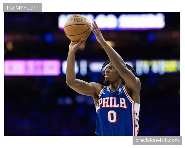 马克西无球跑位投篮效率提升显著，助76人拉开对手防线