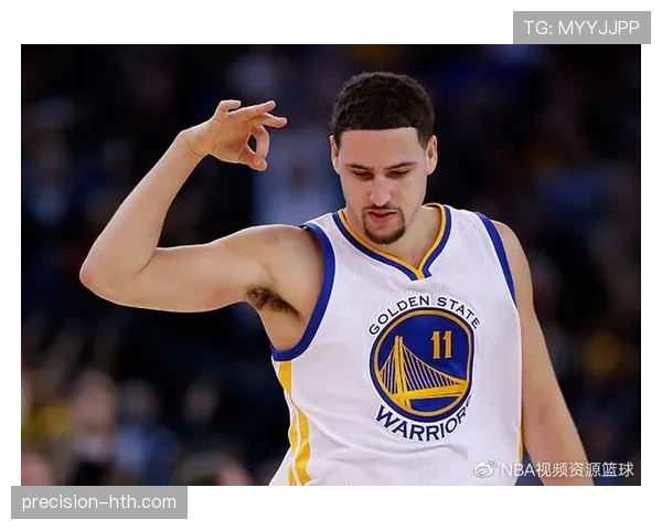 乔·约翰逊无球跑动制造空位，助推球队关键三分命中率提升